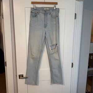 Abercrombie & Fitch ‘90s Straight Ultra High Rise Distressed Women's Jeans